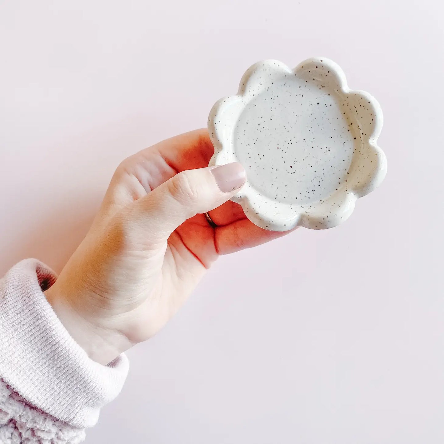 SBP Petal Flower Dish - Speckle White