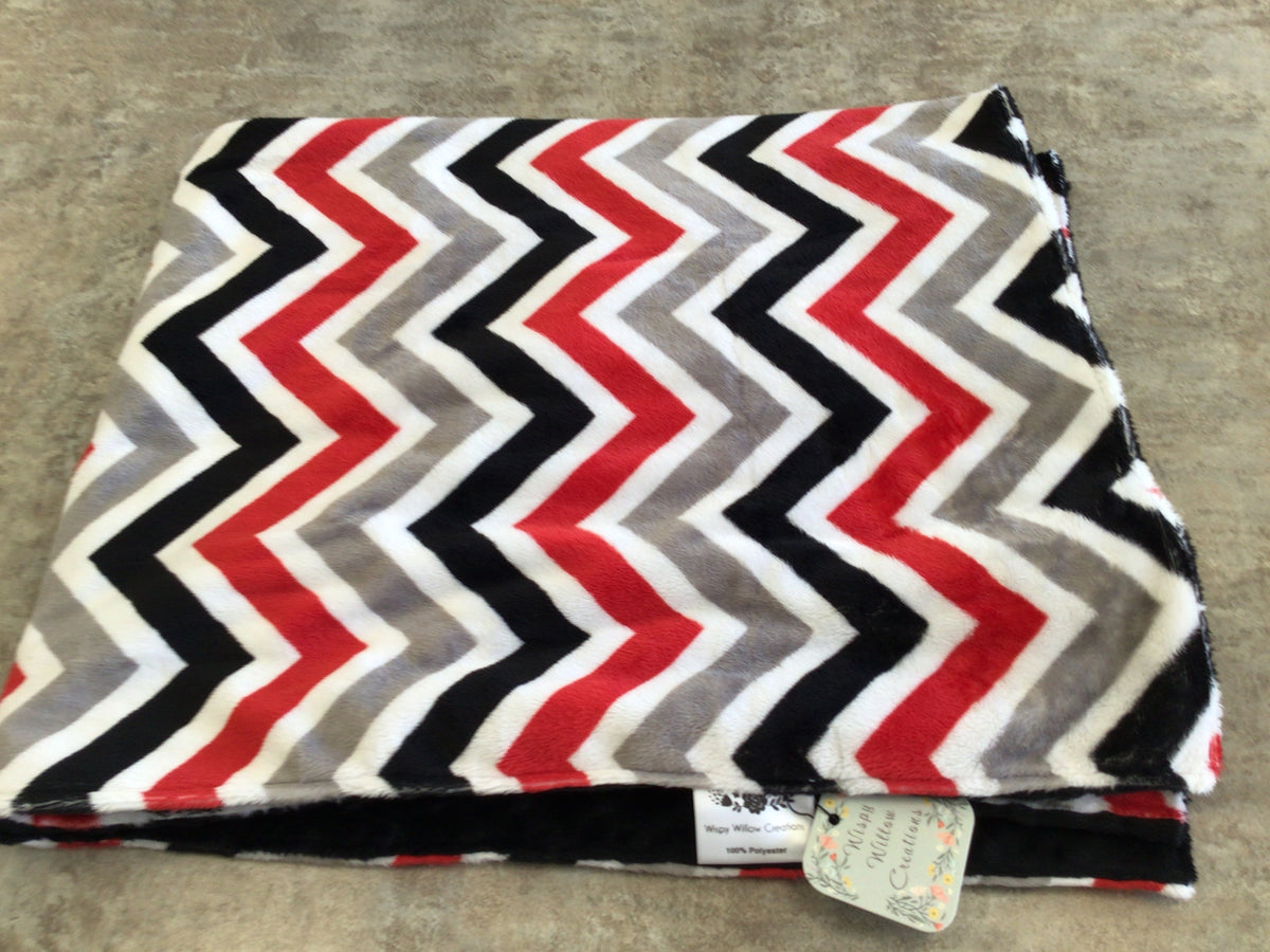 WWC-01 Minky Baby Blanket red/black/white zigzag