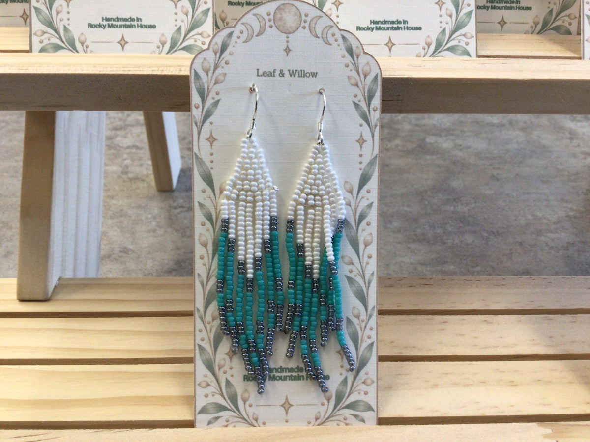 LAW-07 Earrings, white/turquoise/grey beads
