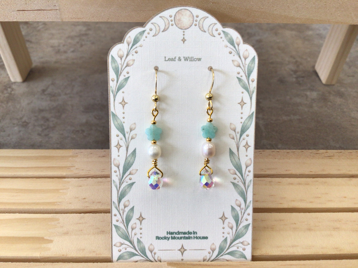 LAW-05 Earrings, green flower/white/clear beads