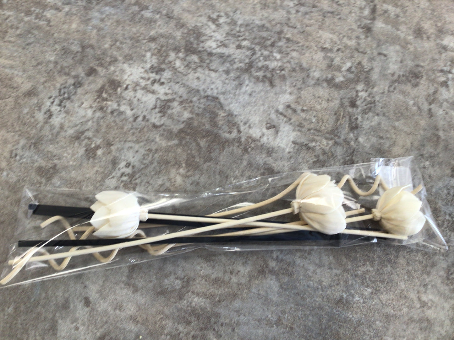 FM - Diffuser Reeds - Flower Black White