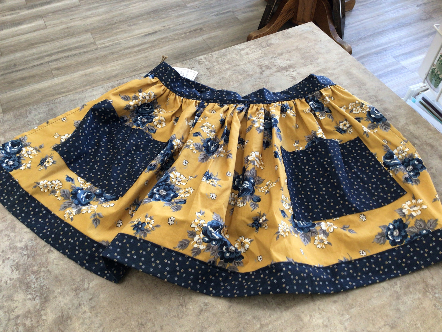 SWE-48 Adult Half Apron