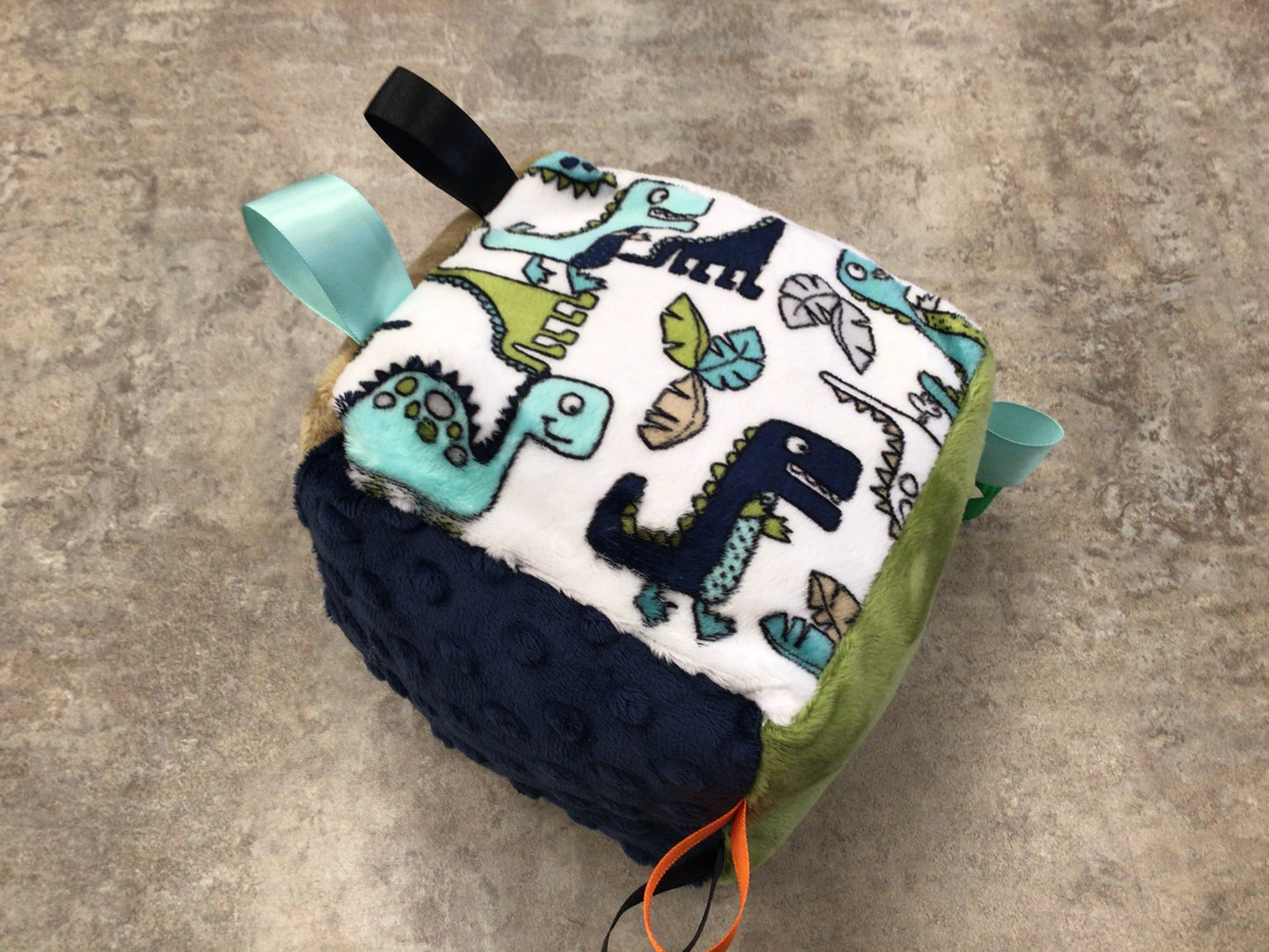 WWC-08 Minky cube dinosaur