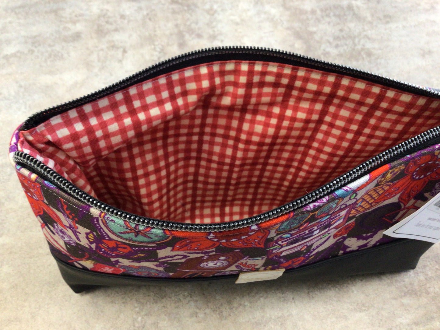 SWE-61 Stranger Things Large Pouch