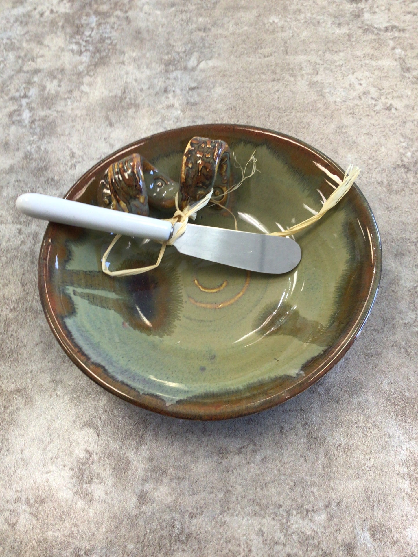 EPP-15617 Small Dish with Spreader