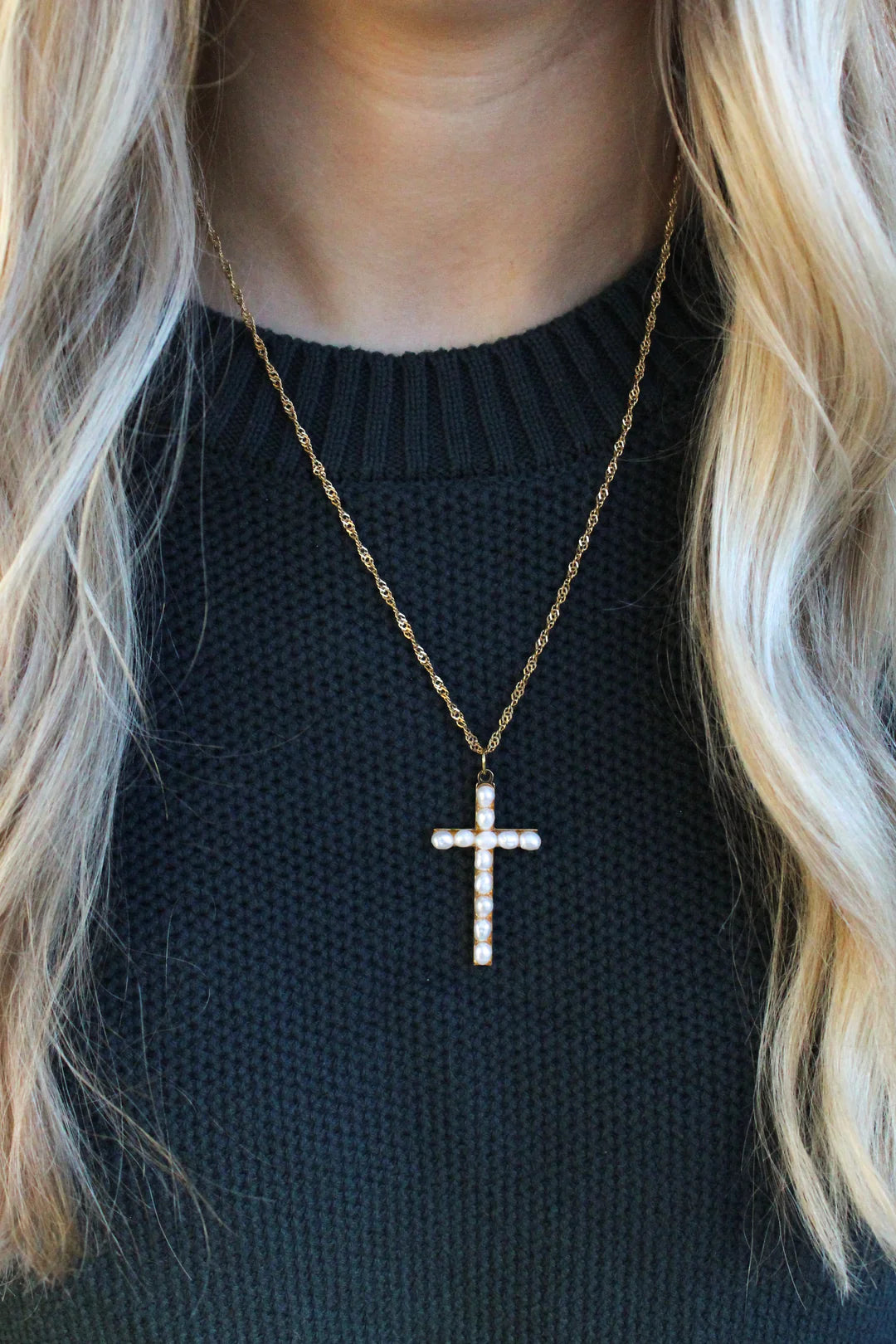 ST - Malina Cross Necklace