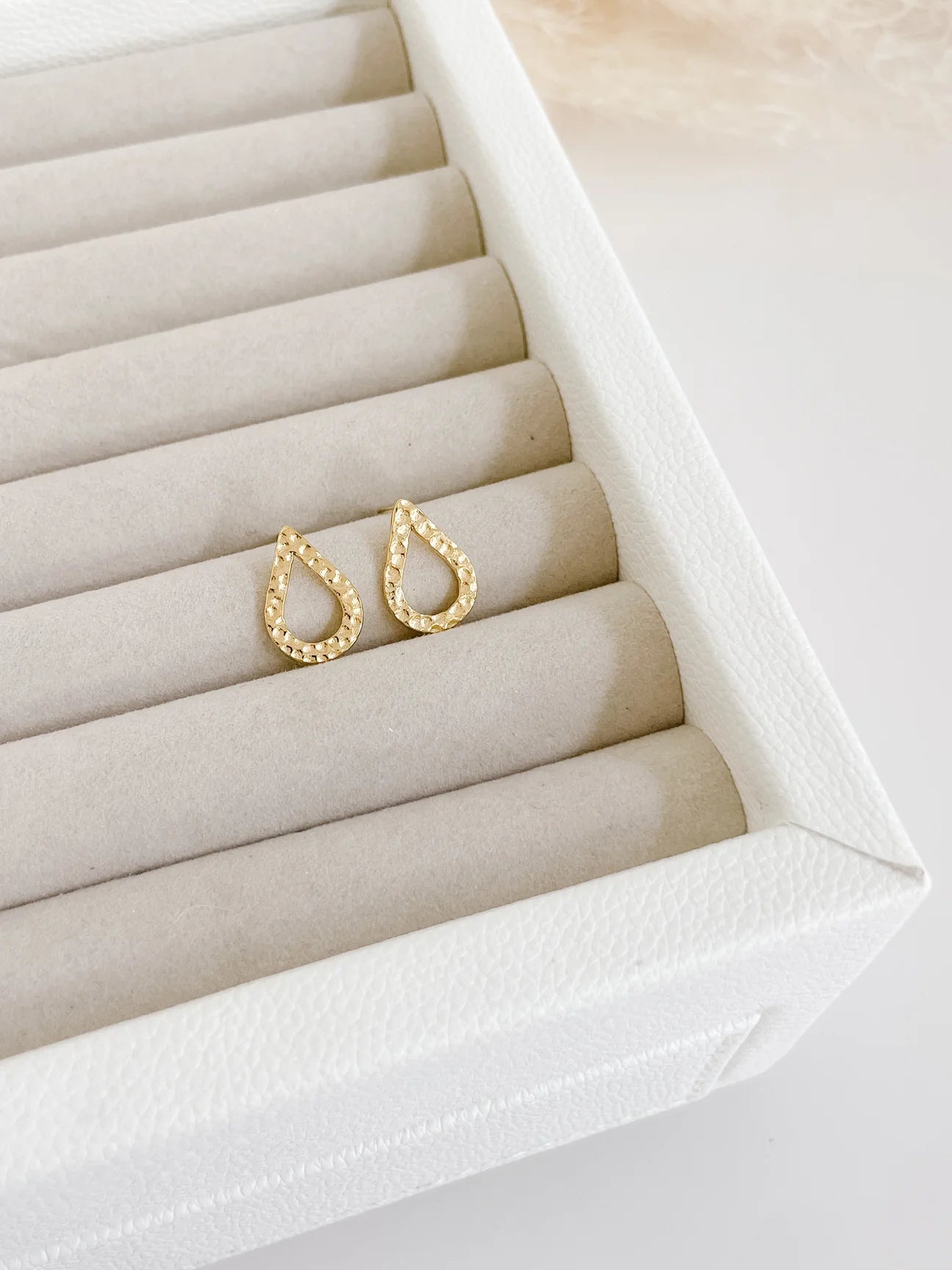 ST - Clara Stud Earrings