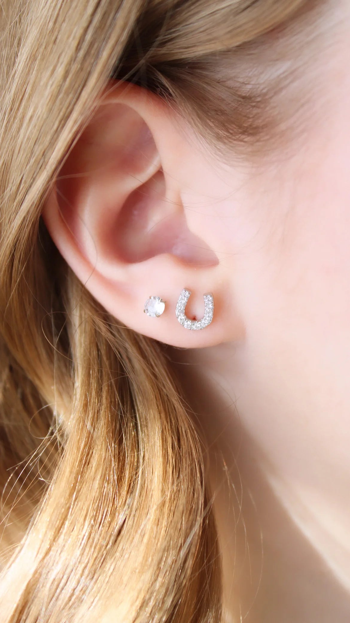 ST - Horseshoe Earrings