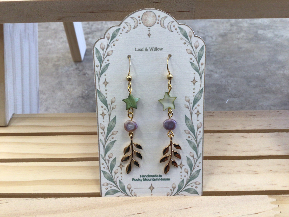 LAW-05 Earrings, green star/gold leaf