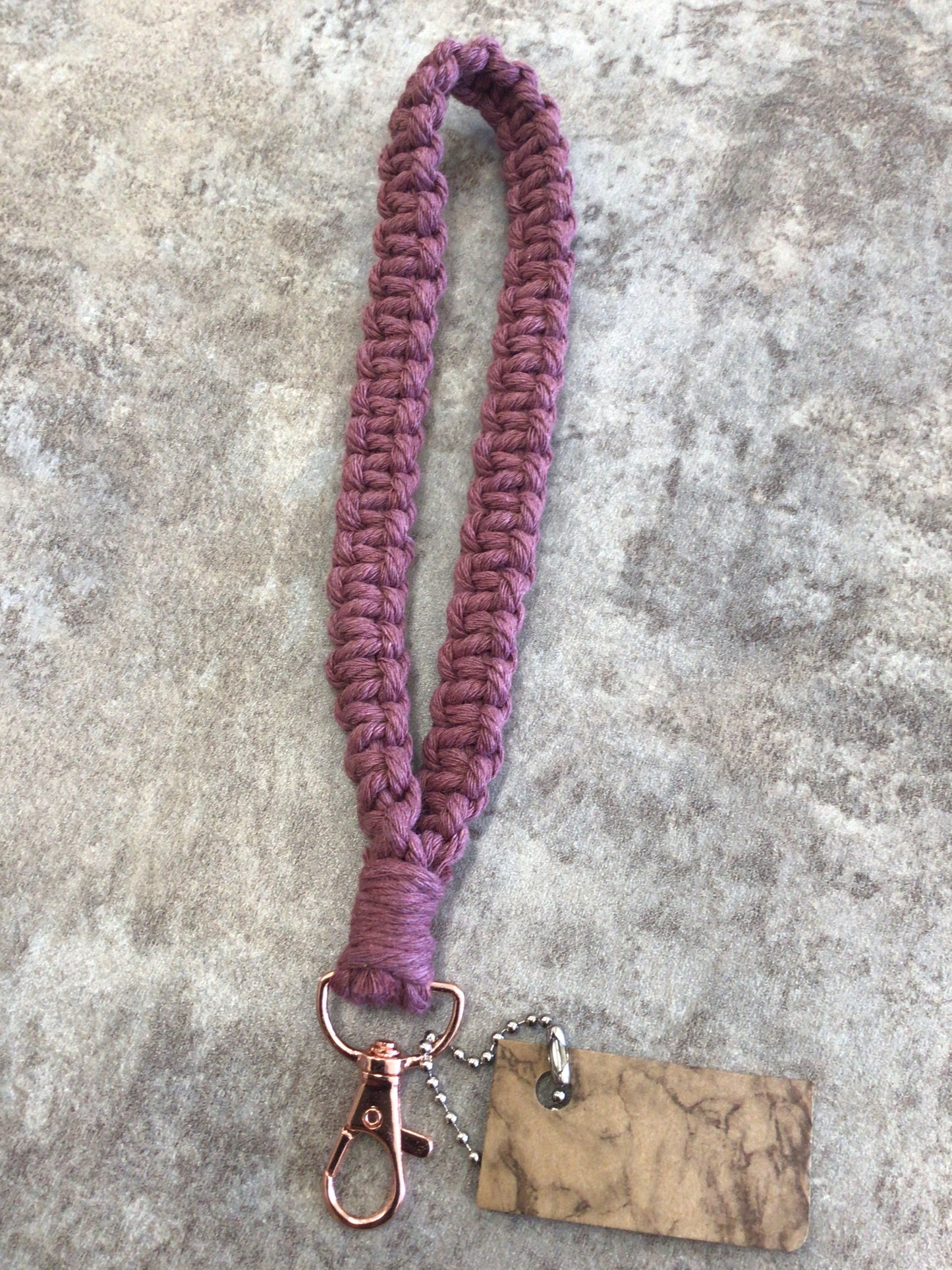 KH-15 Macrame Keychain (Raspberry)