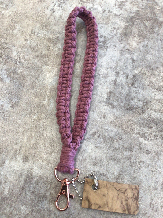KH-15 Macrame Keychain (Raspberry)