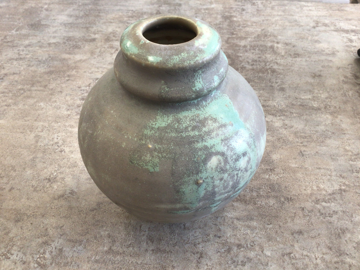 EPP - 16500 Mint Grey Vase