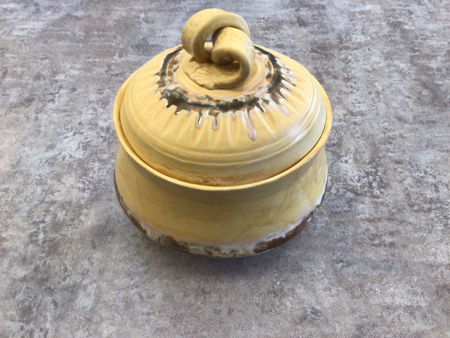 EPP - 16730 Yellow Pottery Casserole Dish