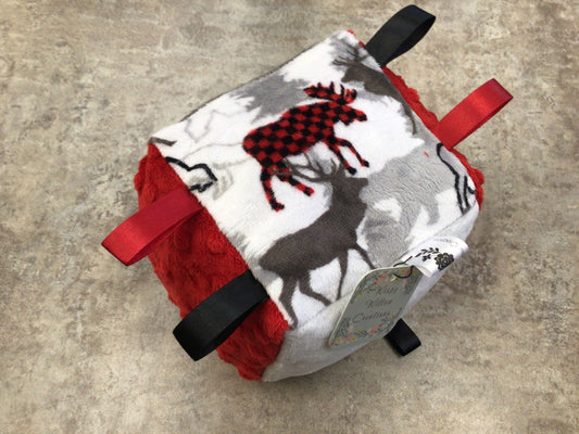 WWC-08 Minky cube moose