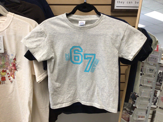 Youth “6 7” Tshirt medium cream