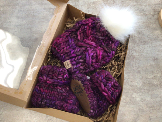 PKY16 - Lux Hat & Bootie Gift Set Newborn