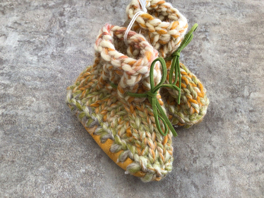 PKY26 Booties - Newborn