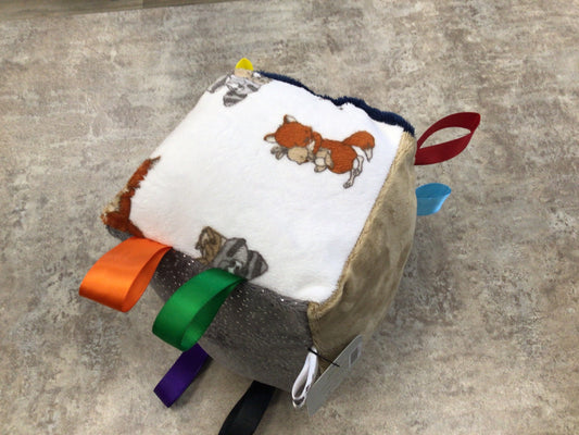 WWC-08 Minky cube animal