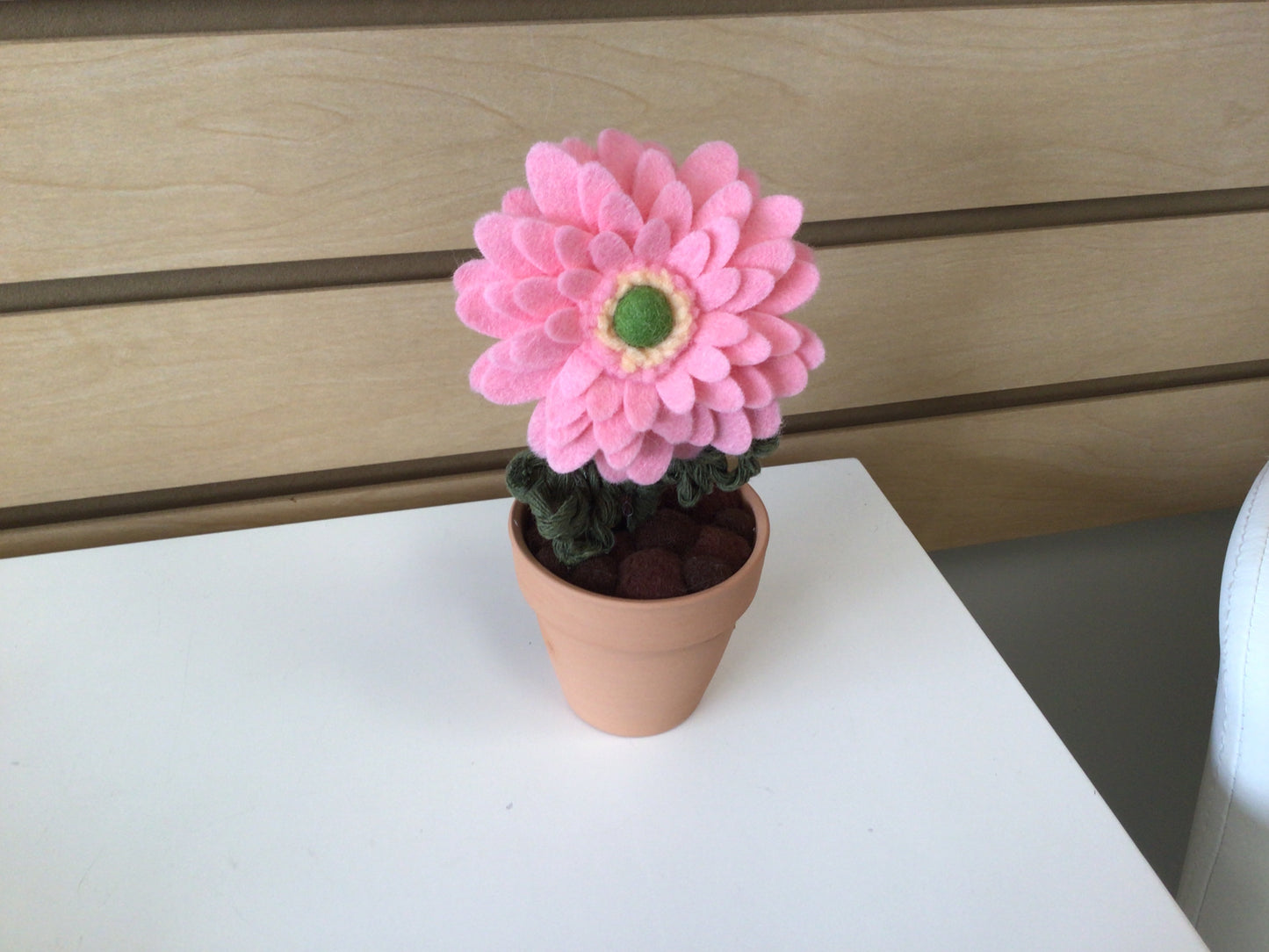 FBK-28 Felt Gerbera Daisy