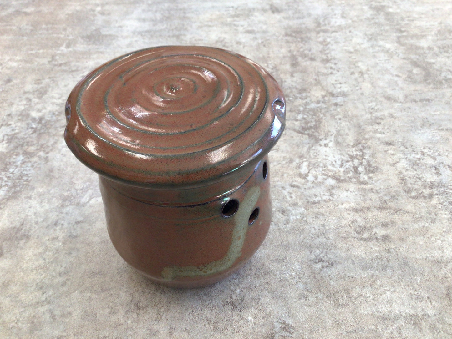EPP10119 - Lidded Jar