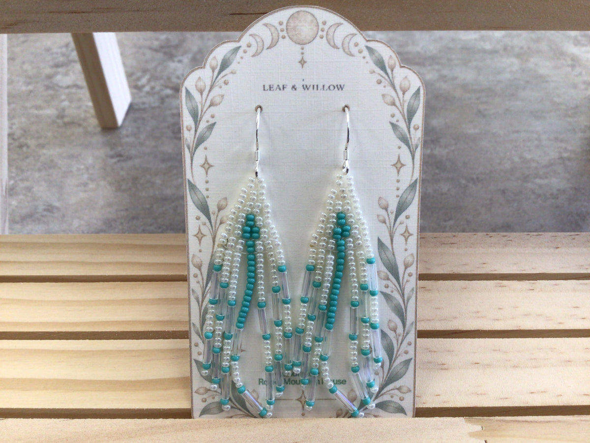 LAW-07 Earrings, white/turquoise beads