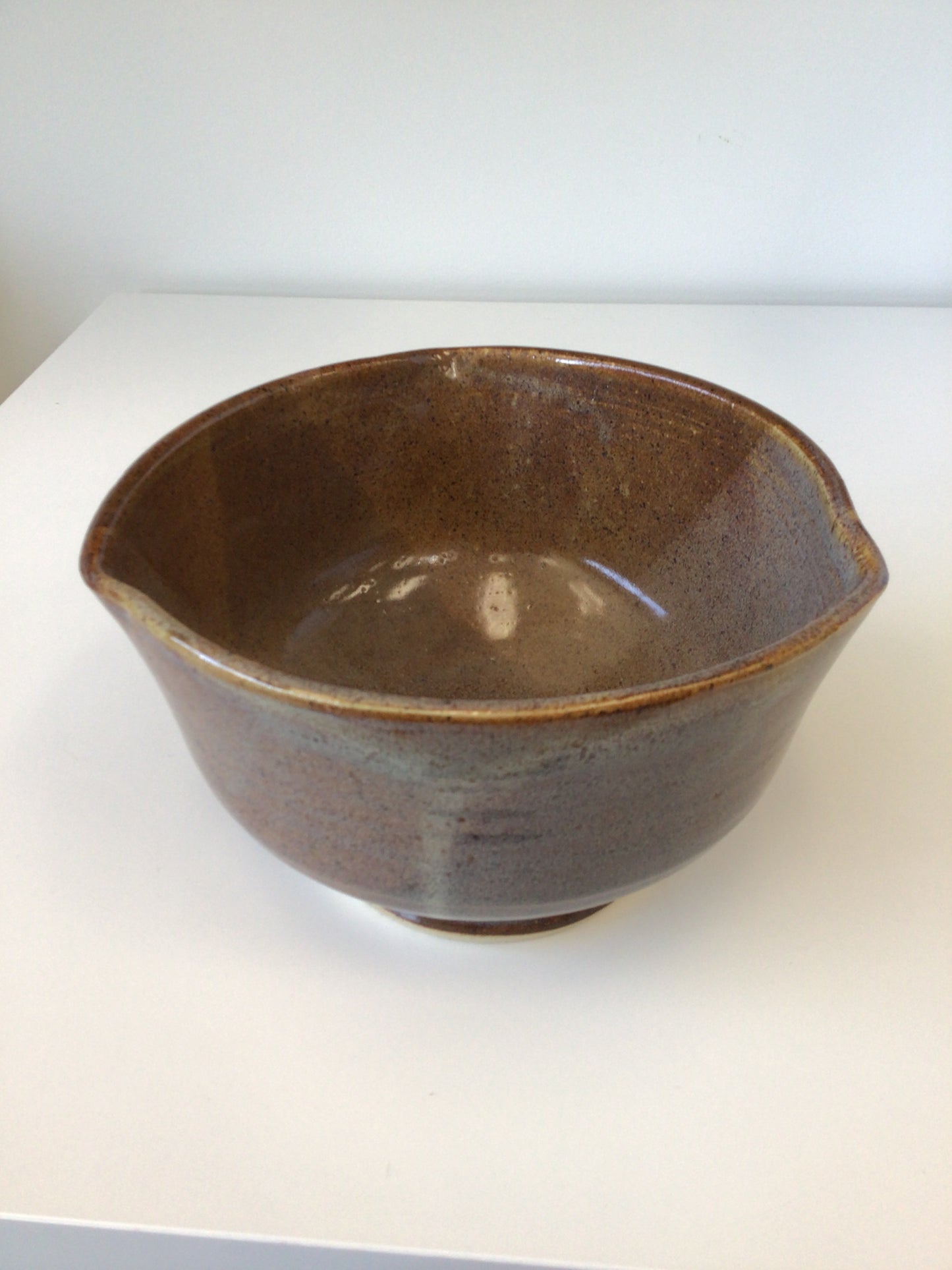 EPP-7523 Three Pour Spout Bowl