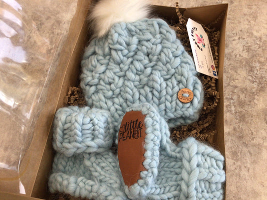 PKY16 - Lux Hat & Bootie Gift Set Newborn