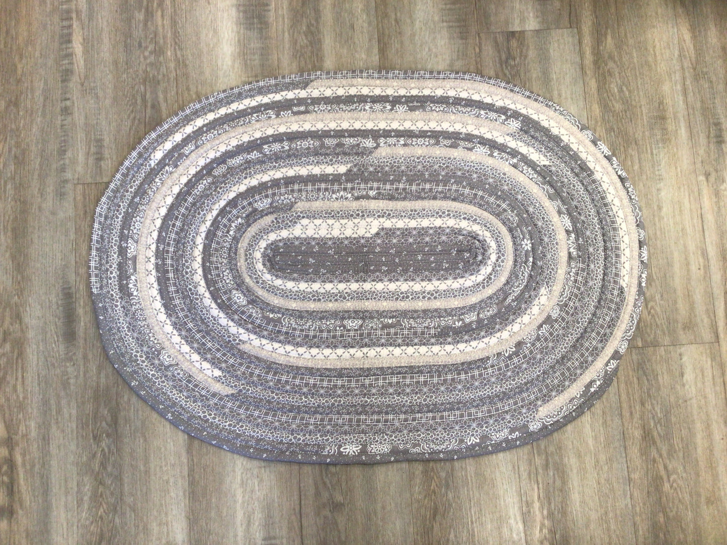 HSD0443S - Jelly Roll Rug Grey/White
