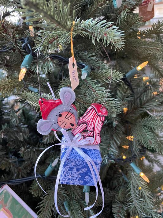 YE-04 Mice on A block Ornament - Wooden hand painted
