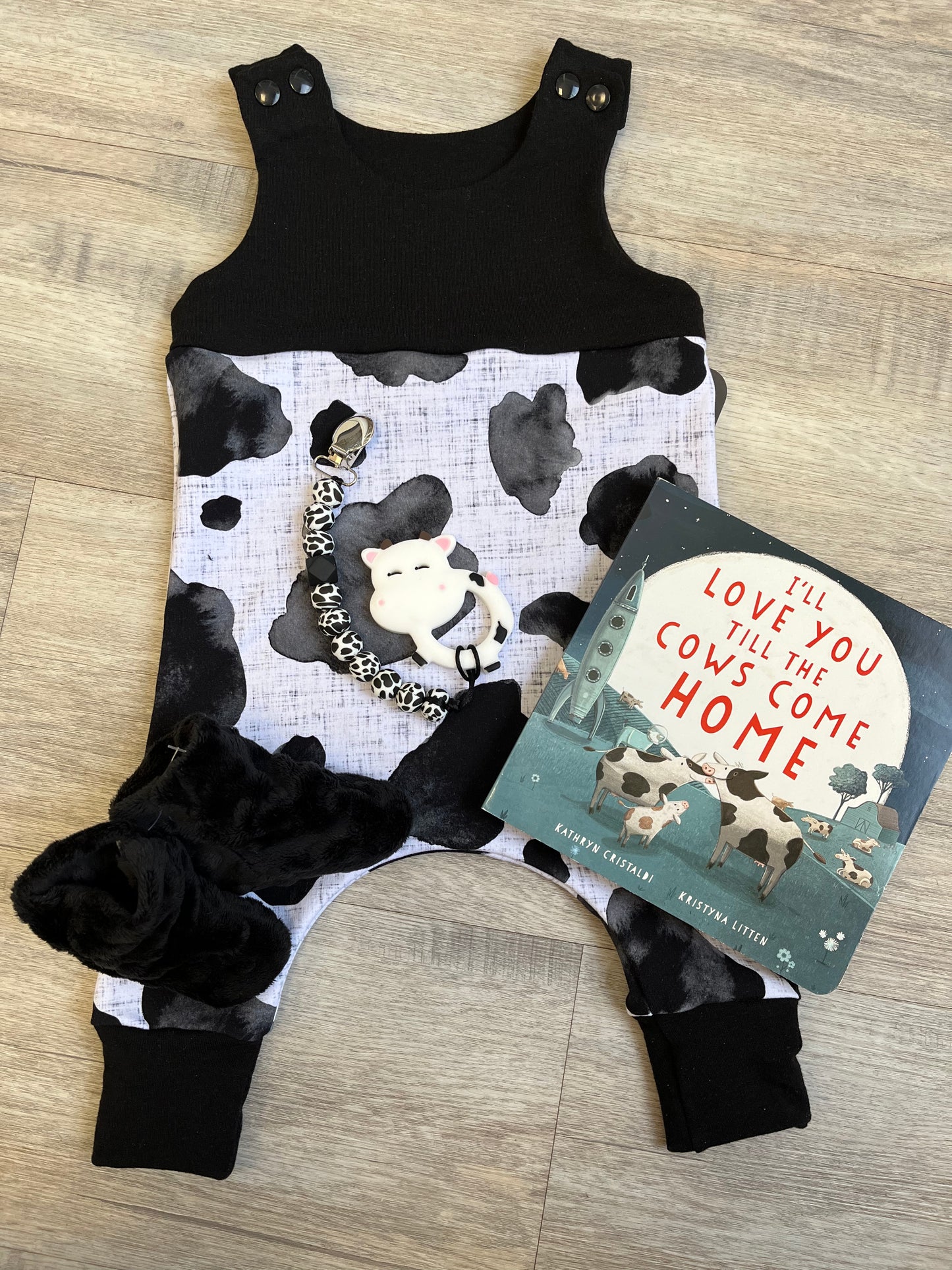 GB-08 3-6 Month Cow Baby Gift Box