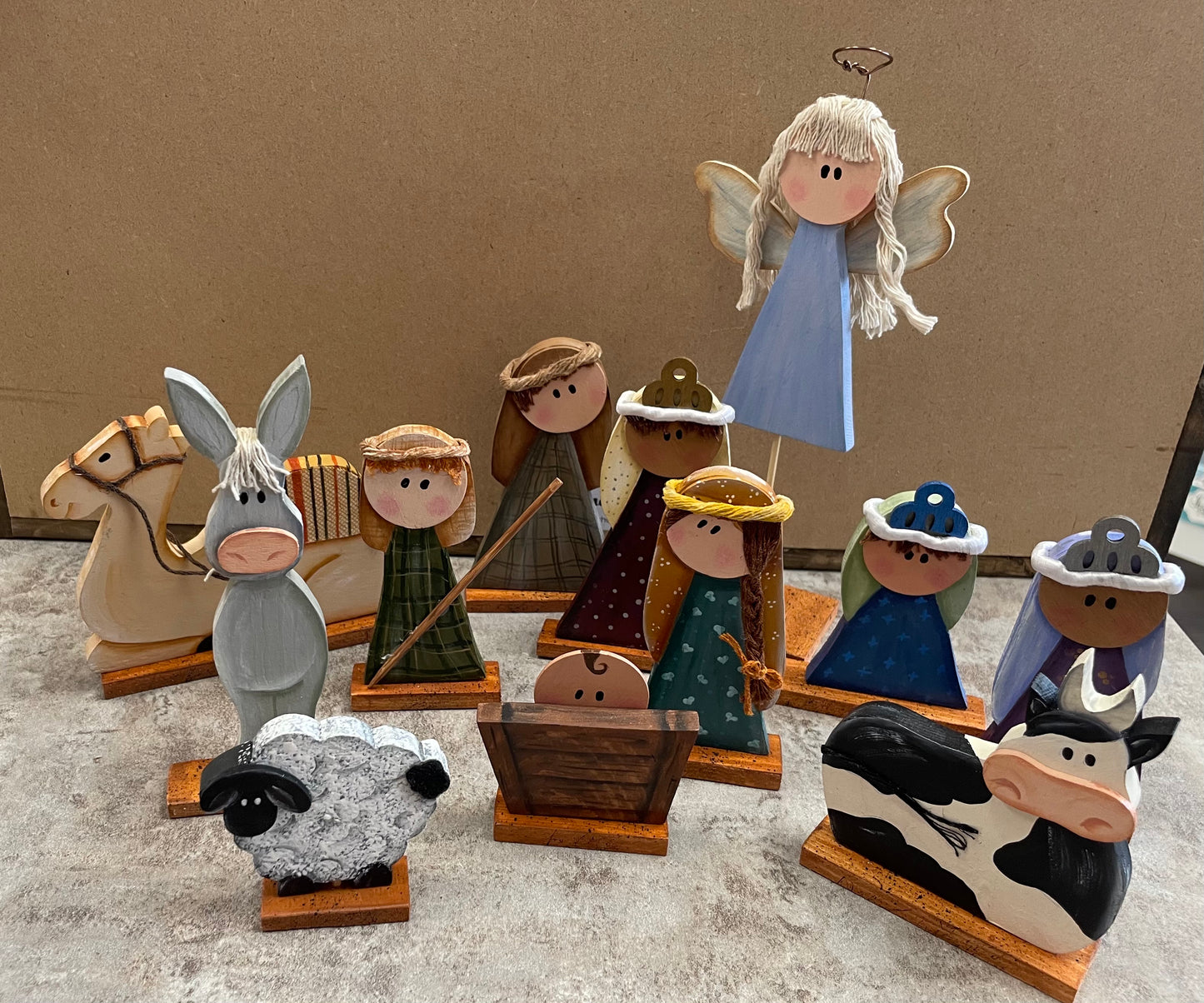 YE-18 Hand-painted Nativity Set (12 pieces)